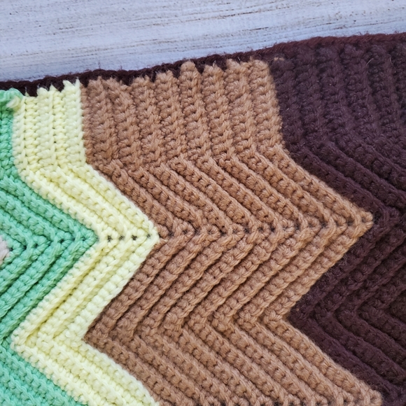 Vintage Zig Zag Knit Blanket - Picture 5 of 8